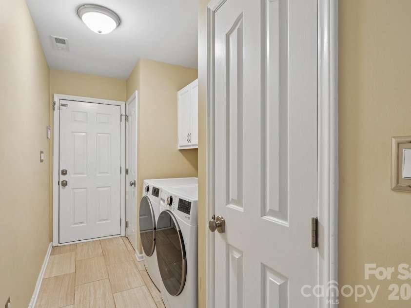 3113 Wild Lark Court, Charlotte, NC 28210.  MLS# CAR4386069, YatesRealty ID 28426. 