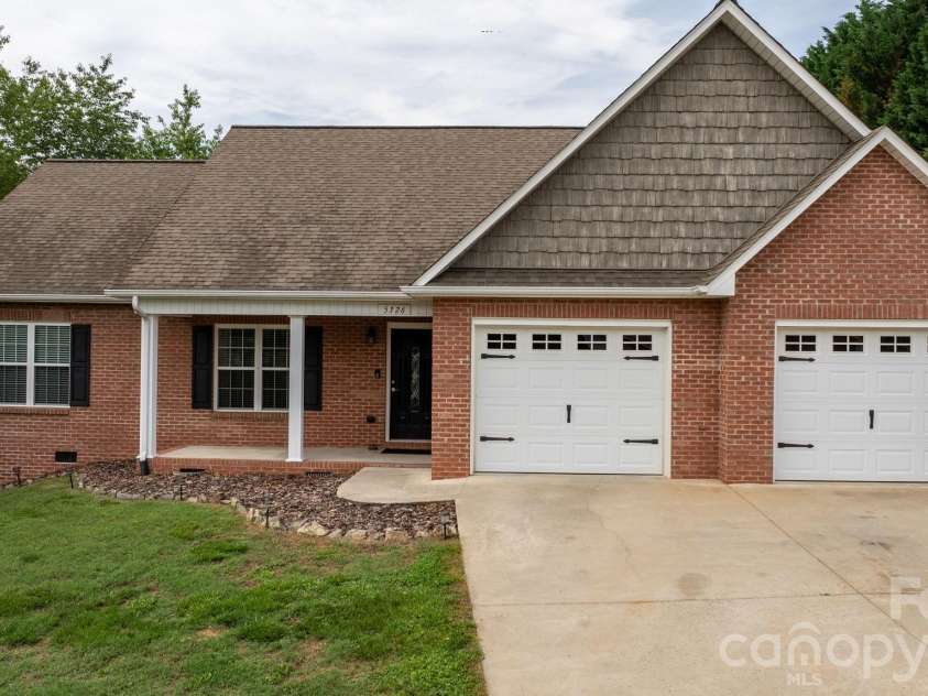 5326 Stonegate Farm Drive, Granite Falls, NC 28630.  MLS# CAR4388999, YatesRealty ID 28427. 