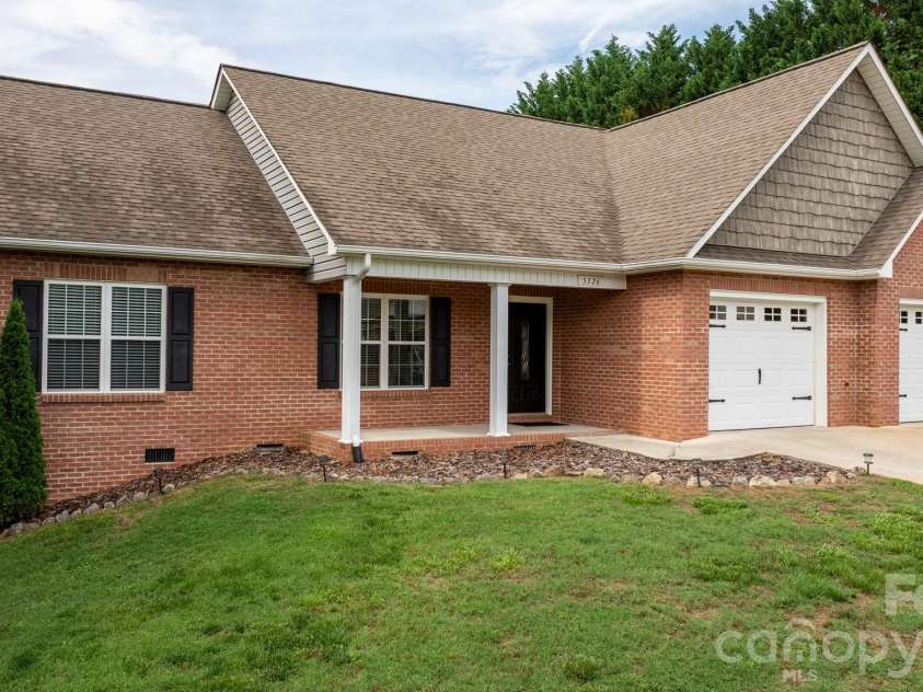 5326 Stonegate Farm Drive, Granite Falls, NC 28630.  MLS# CAR4388999, YatesRealty ID 28427. 