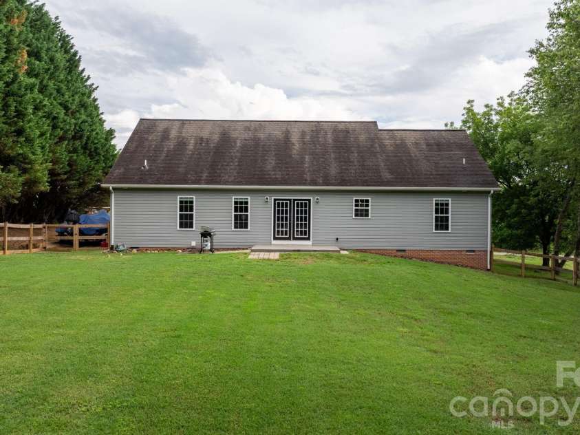 5326 Stonegate Farm Drive, Granite Falls, NC 28630.  MLS# CAR4388999, YatesRealty ID 28427. 