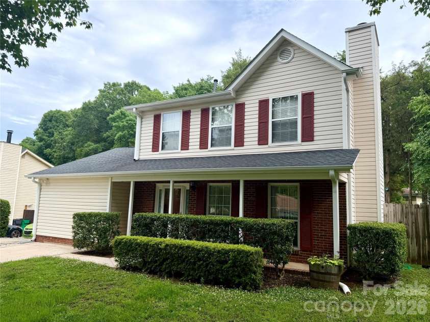 8004 Glencannon Drive, Charlotte, NC 28227.  MLS# CAR4390341, YatesRealty ID 28428. 