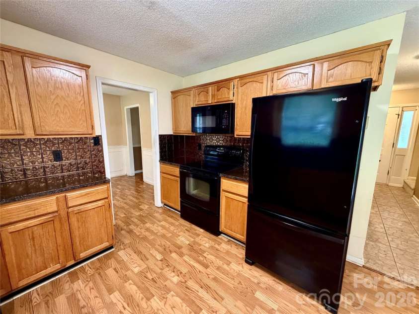 8004 Glencannon Drive, Charlotte, NC 28227.  MLS# CAR4390341, YatesRealty ID 28428. 