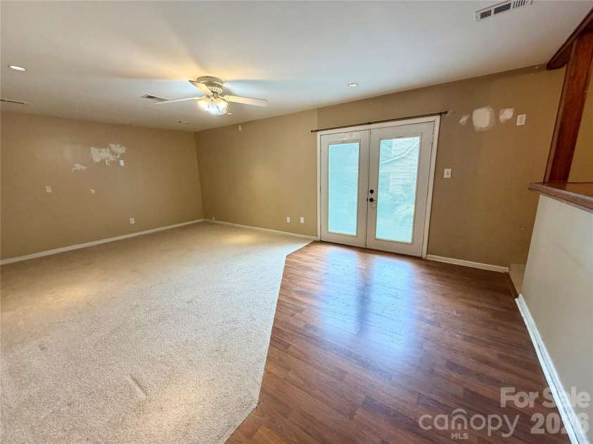 8004 Glencannon Drive, Charlotte, NC 28227.  MLS# CAR4390341, YatesRealty ID 28428. 
