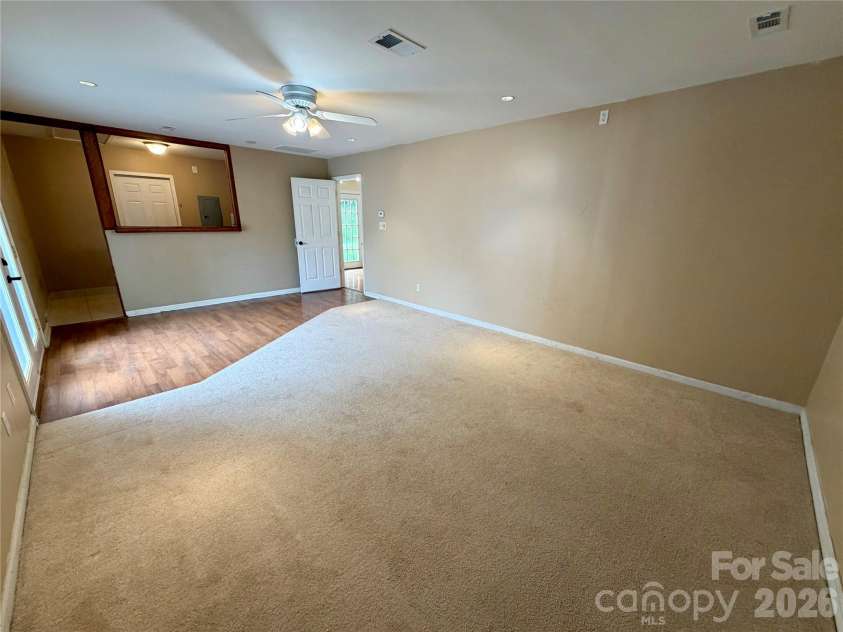 8004 Glencannon Drive, Charlotte, NC 28227.  MLS# CAR4390341, YatesRealty ID 28428. 