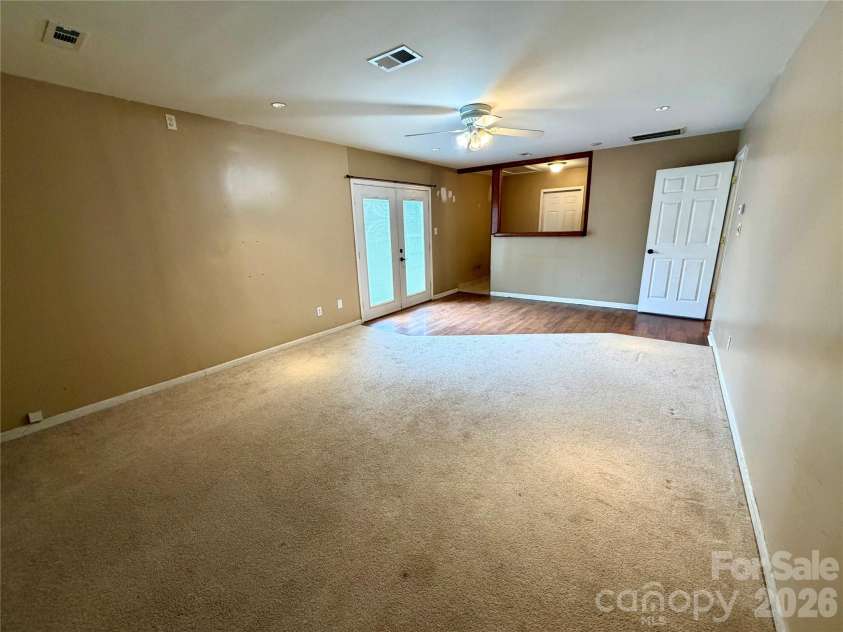 8004 Glencannon Drive, Charlotte, NC 28227.  MLS# CAR4390341, YatesRealty ID 28428. 