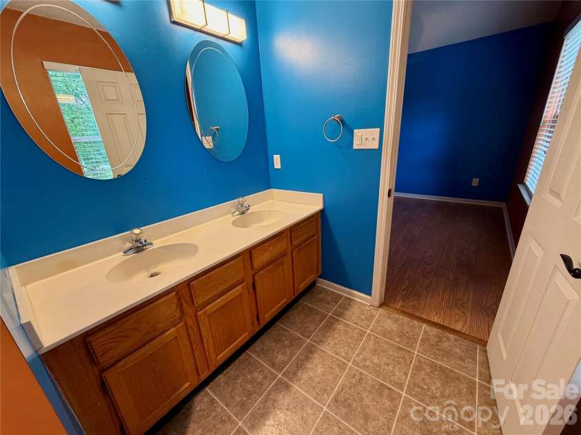 8004 Glencannon Drive, Charlotte, NC 28227.  MLS# CAR4390341, YatesRealty ID 28428. 