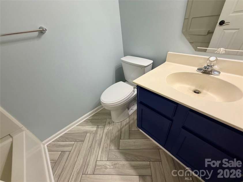 8004 Glencannon Drive, Charlotte, NC 28227.  MLS# CAR4390341, YatesRealty ID 28428. 