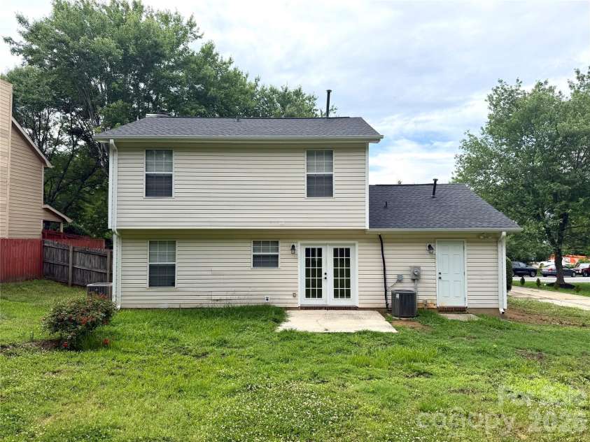 8004 Glencannon Drive, Charlotte, NC 28227.  MLS# CAR4390341, YatesRealty ID 28428. 