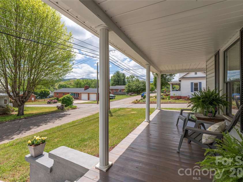 163 Pharr Street, Canton, NC 28716.  MLS# CAR4375926, YatesRealty ID 28429. 