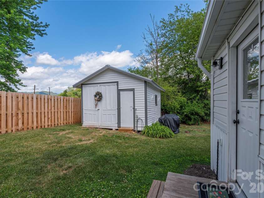163 Pharr Street, Canton, NC 28716.  MLS# CAR4375926, YatesRealty ID 28429. 