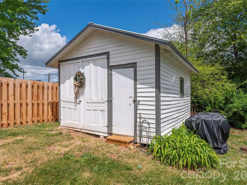 163 Pharr Street, Canton, NC 28716.  MLS# CAR4375926, YatesRealty ID 28429. Flex space perfect for a she shed, man cave, or studio space.