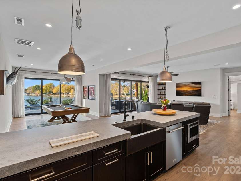 162 Maranta Road, Mooresville, NC 28117.  MLS# CAR4317741, YatesRealty ID 2843. 