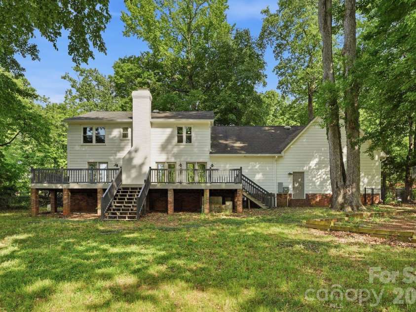 3323 Lincoln Lane, Gastonia, NC 28056.  MLS# CAR4368845, YatesRealty ID 28430. 