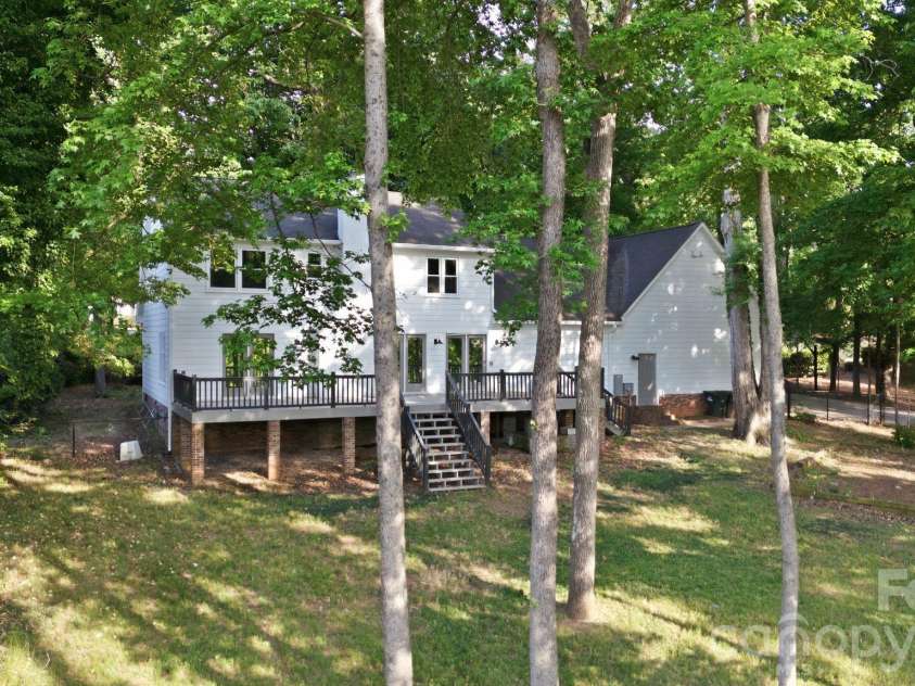 3323 Lincoln Lane, Gastonia, NC 28056.  MLS# CAR4368845, YatesRealty ID 28430. 