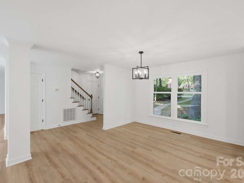 3323 Lincoln Lane, Gastonia, NC 28056.  MLS# CAR4368845, YatesRealty ID 28430. Dining Area