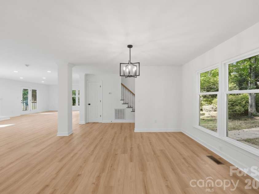 3323 Lincoln Lane, Gastonia, NC 28056.  MLS# CAR4368845, YatesRealty ID 28430. Dining Area