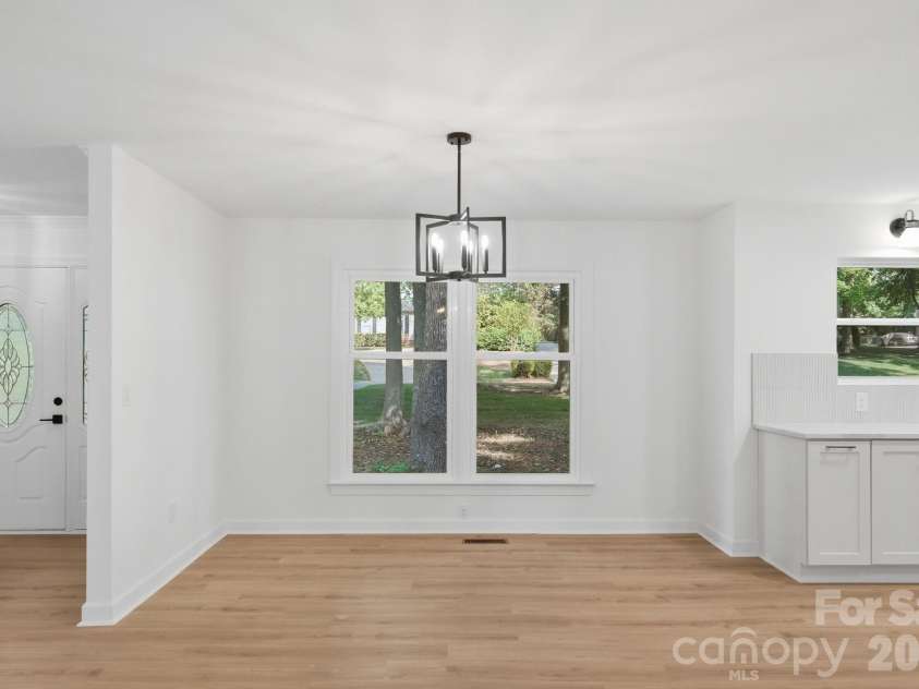 3323 Lincoln Lane, Gastonia, NC 28056.  MLS# CAR4368845, YatesRealty ID 28430. Dining Area