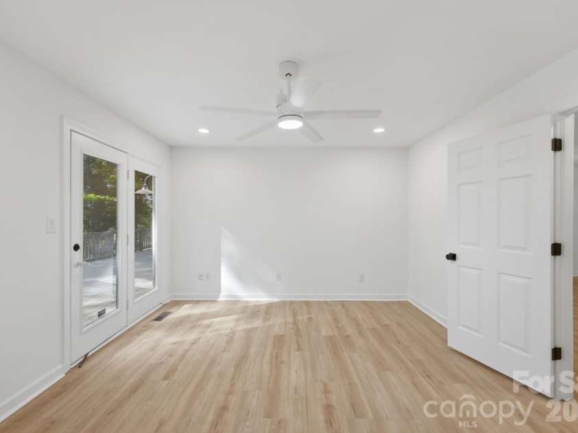 3323 Lincoln Lane, Gastonia, NC 28056.  MLS# CAR4368845, YatesRealty ID 28430. Primary Bedroom Main Level
