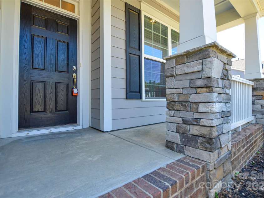 6096 Cloverdale Drive, Fort Mill, SC 29708.  MLS# CAR4285834, YatesRealty ID 28430. 