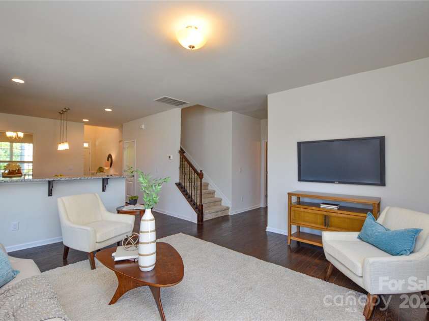 6096 Cloverdale Drive, Fort Mill, SC 29708.  MLS# CAR4285834, YatesRealty ID 28430. 