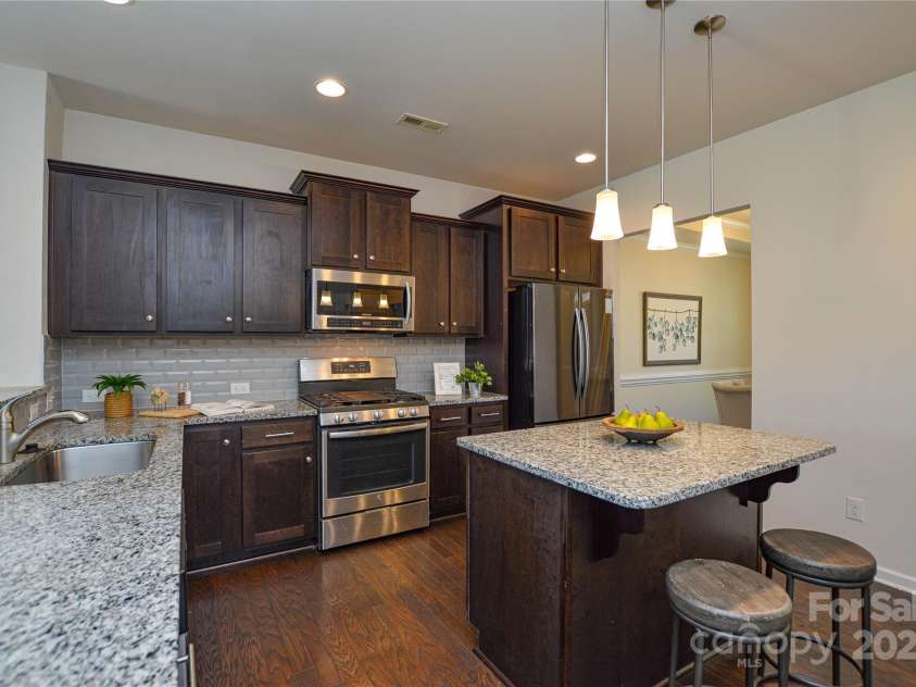 6096 Cloverdale Drive, Fort Mill, SC 29708.  MLS# CAR4285834, YatesRealty ID 28430. 