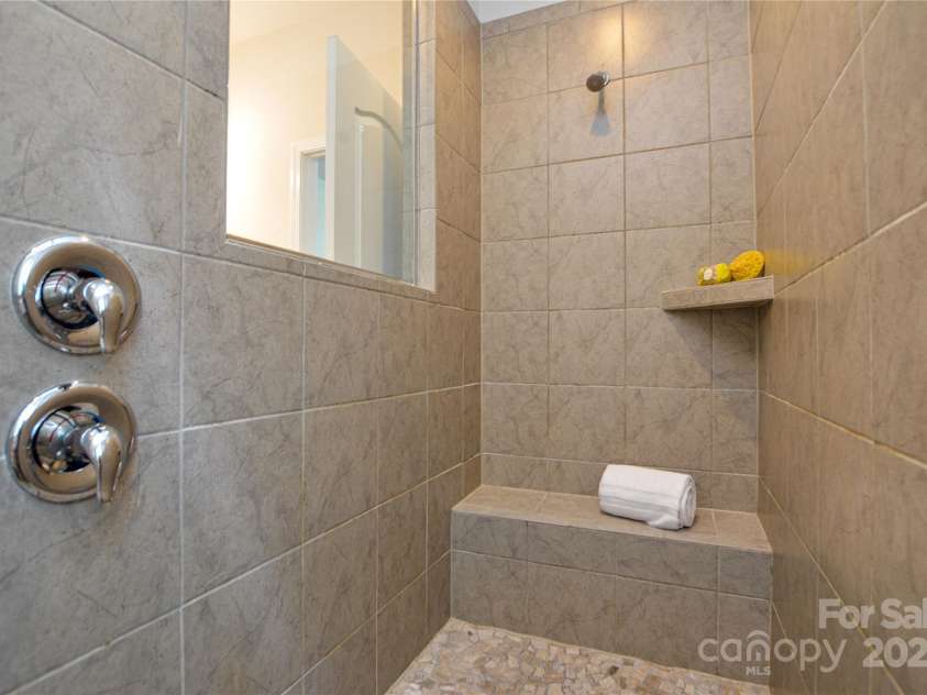 6096 Cloverdale Drive, Fort Mill, SC 29708.  MLS# CAR4285834, YatesRealty ID 28430. 