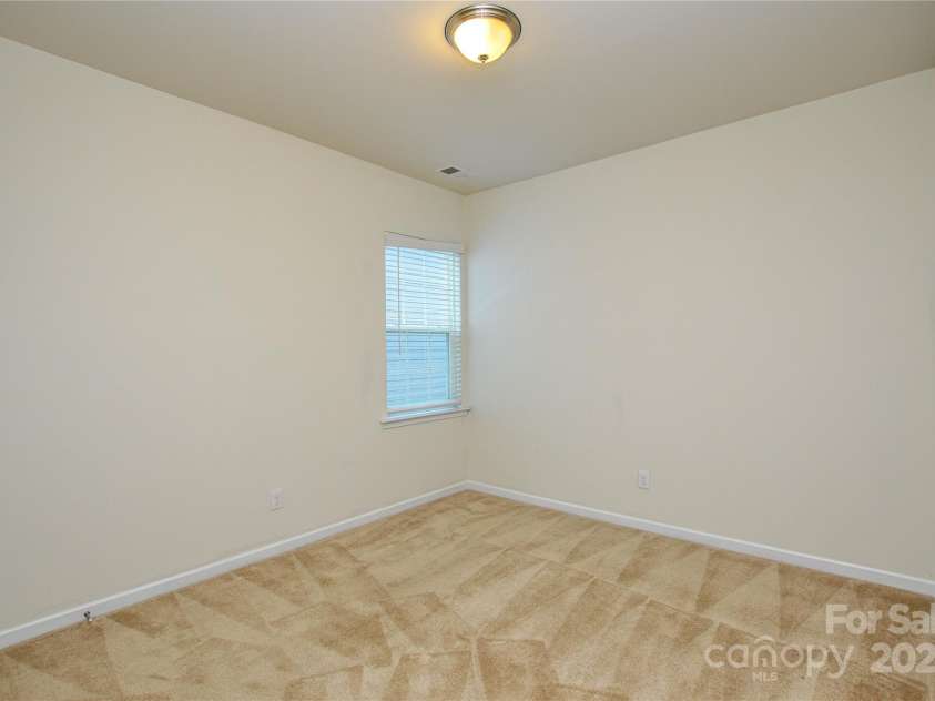 6096 Cloverdale Drive, Fort Mill, SC 29708.  MLS# CAR4285834, YatesRealty ID 28430. 