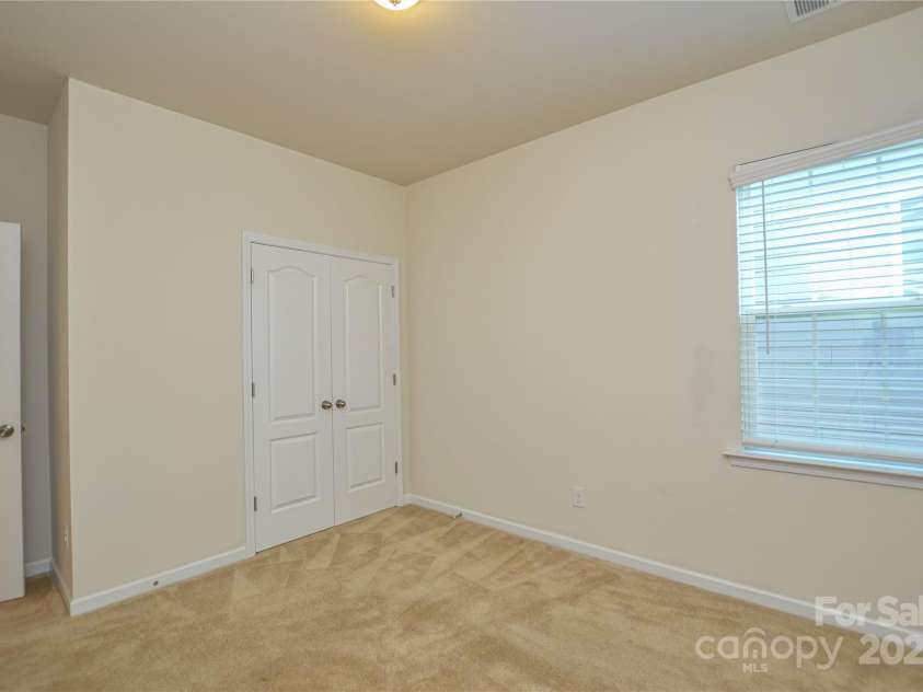 6096 Cloverdale Drive, Fort Mill, SC 29708.  MLS# CAR4285834, YatesRealty ID 28430. 