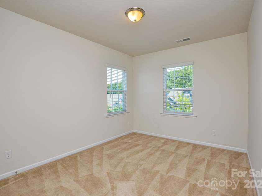 6096 Cloverdale Drive, Fort Mill, SC 29708.  MLS# CAR4285834, YatesRealty ID 28430. 