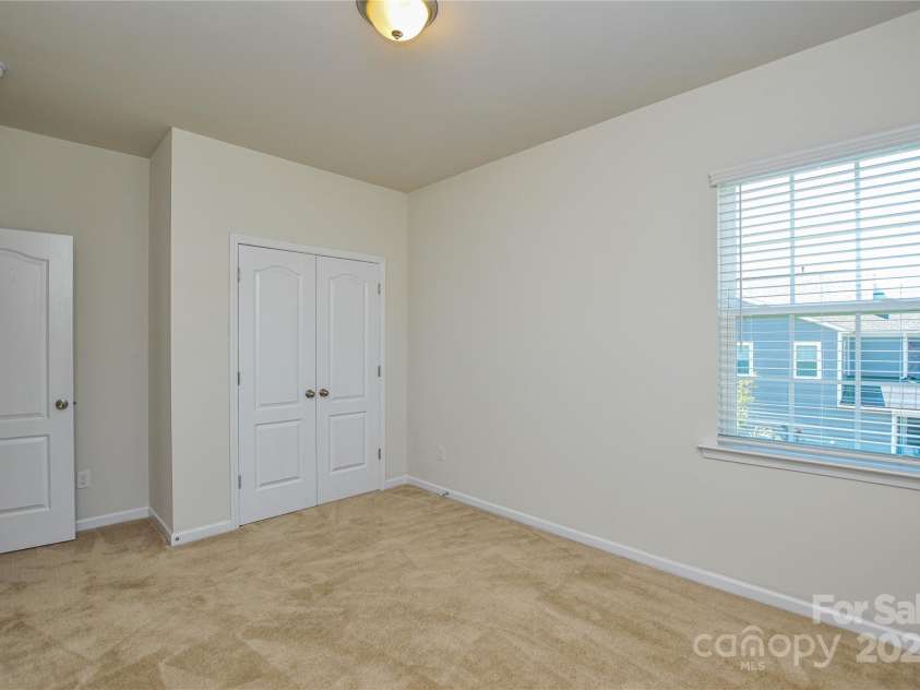 6096 Cloverdale Drive, Fort Mill, SC 29708.  MLS# CAR4285834, YatesRealty ID 28430. 