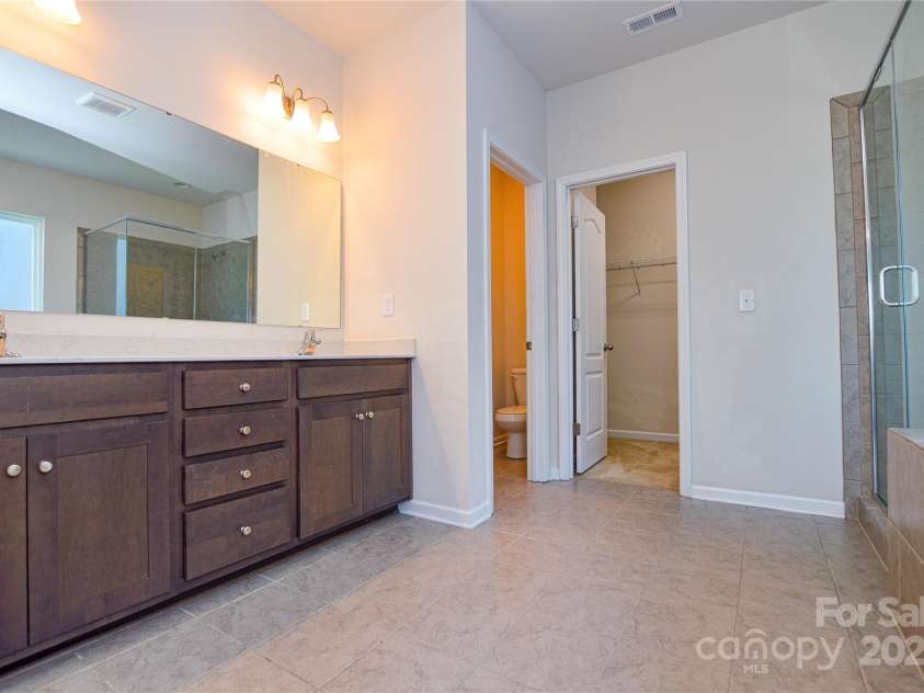 6096 Cloverdale Drive, Fort Mill, SC 29708.  MLS# CAR4285834, YatesRealty ID 28430. 