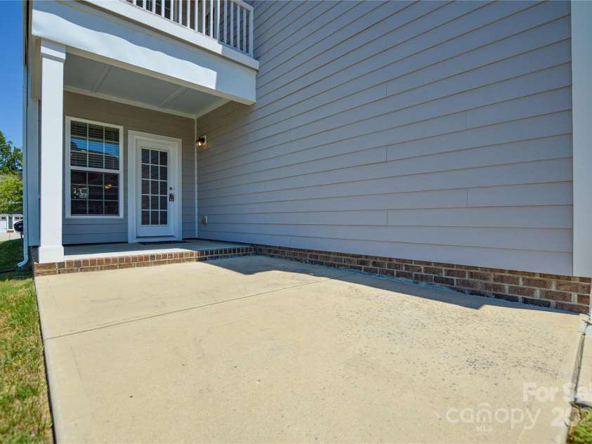 6096 Cloverdale Drive, Fort Mill, SC 29708.  MLS# CAR4285834, YatesRealty ID 28430. 