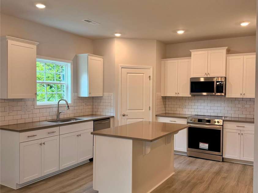 200 Fostoria Place, Albemarle, NC 28001.  MLS# CAR4202364, YatesRealty ID 28431. Kitchen