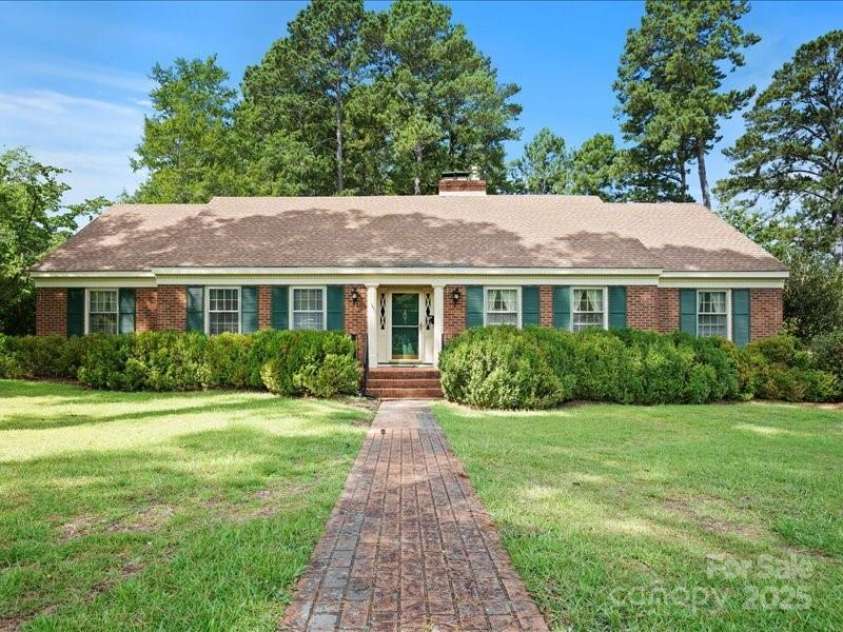 201 Poplar Street, Cheraw, SC 29520.  MLS# CAR4285918, YatesRealty ID 28431. 