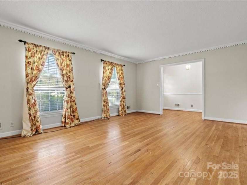 201 Poplar Street, Cheraw, SC 29520.  MLS# CAR4285918, YatesRealty ID 28431. 