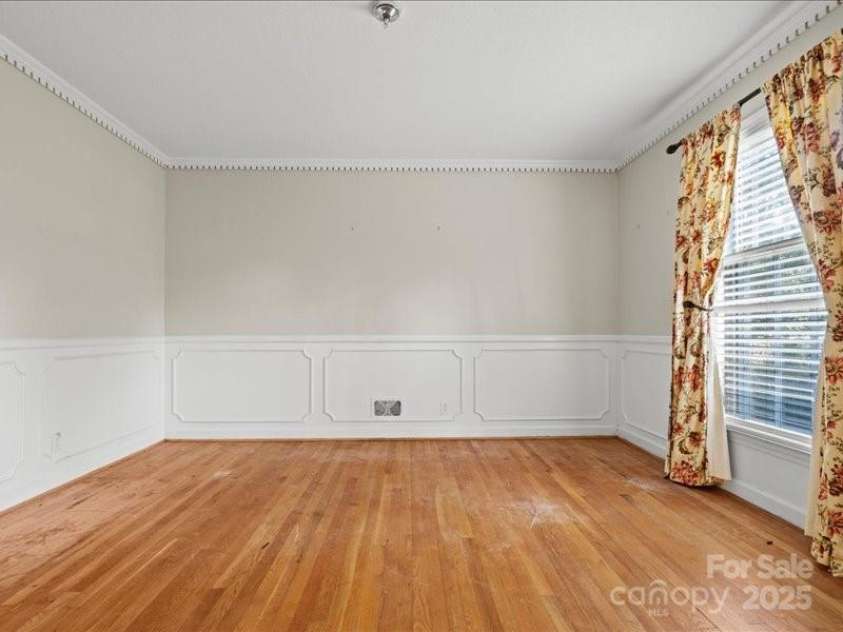 201 Poplar Street, Cheraw, SC 29520.  MLS# CAR4285918, YatesRealty ID 28431. 