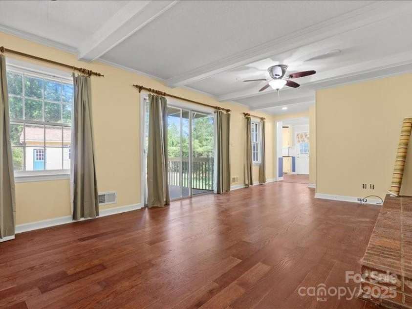 201 Poplar Street, Cheraw, SC 29520.  MLS# CAR4285918, YatesRealty ID 28431. 