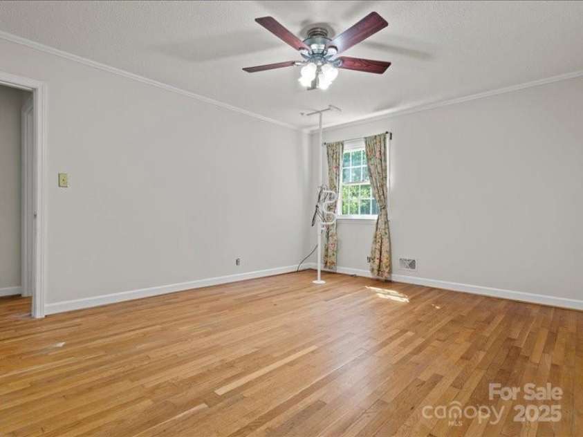 201 Poplar Street, Cheraw, SC 29520.  MLS# CAR4285918, YatesRealty ID 28431. 