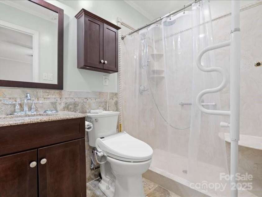 201 Poplar Street, Cheraw, SC 29520.  MLS# CAR4285918, YatesRealty ID 28431. 