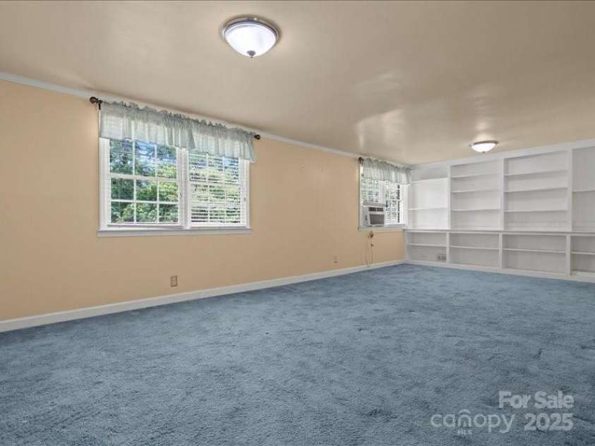 201 Poplar Street, Cheraw, SC 29520.  MLS# CAR4285918, YatesRealty ID 28431. 