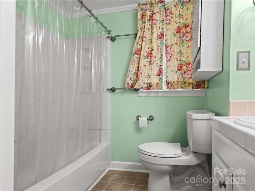 201 Poplar Street, Cheraw, SC 29520.  MLS# CAR4285918, YatesRealty ID 28431. 