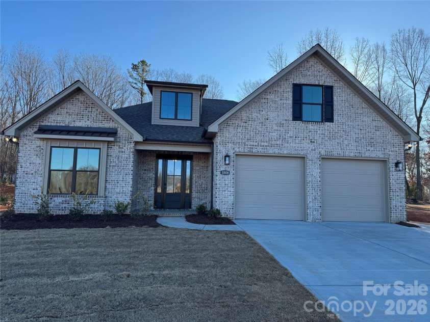 1012 Piper Meadows Drive, Waxhaw, NC 28173.  MLS# CAR4345992, YatesRealty ID 28433. 