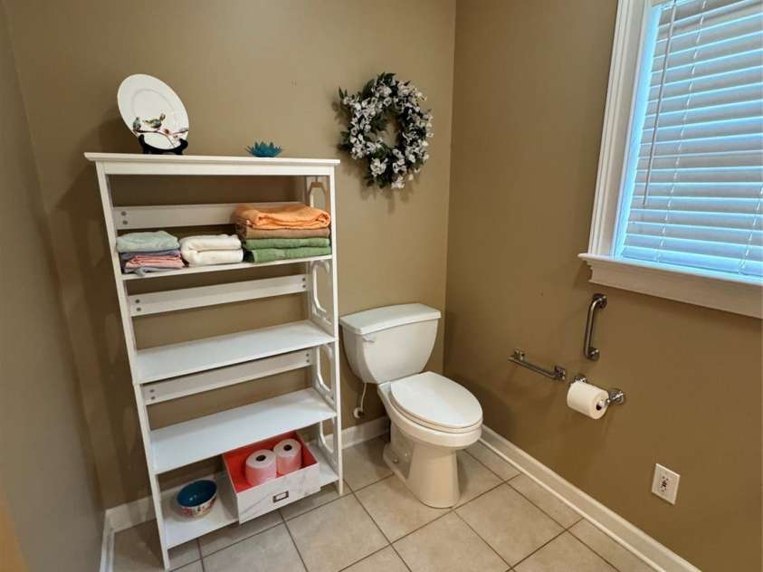 2911 Weatherfield Drive, Lincolnton, NC 28092.  MLS# CAR4285665, YatesRealty ID 28433. Bathroom#3