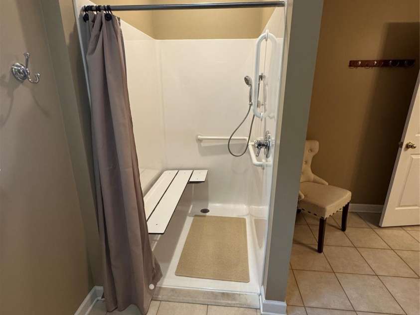 2911 Weatherfield Drive, Lincolnton, NC 28092.  MLS# CAR4285665, YatesRealty ID 28433. Roll in Shower