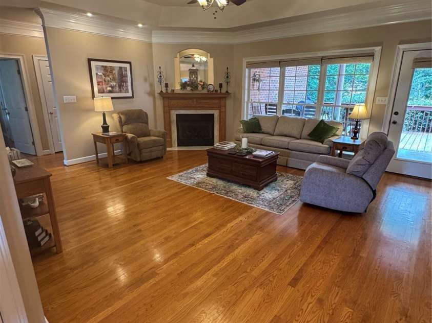 2911 Weatherfield Drive, Lincolnton, NC 28092.  MLS# CAR4285665, YatesRealty ID 28433. Spacious Living Room