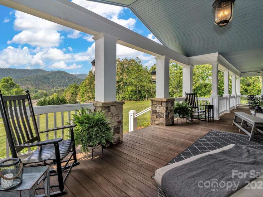 29 Bonnie Brae Drive, Weaverville, NC 28787.  MLS# CAR4266285, YatesRealty ID 28435. 