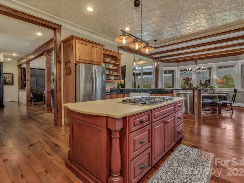 29 Bonnie Brae Drive, Weaverville, NC 28787.  MLS# CAR4266285, YatesRealty ID 28435. 