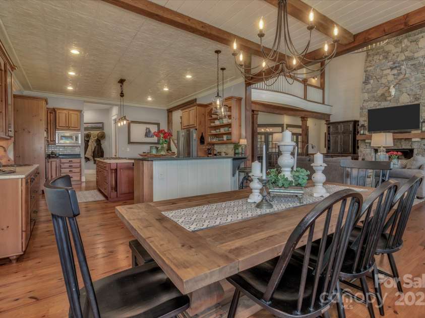 29 Bonnie Brae Drive, Weaverville, NC 28787.  MLS# CAR4266285, YatesRealty ID 28435. Custom built-in wet bar in kitchen