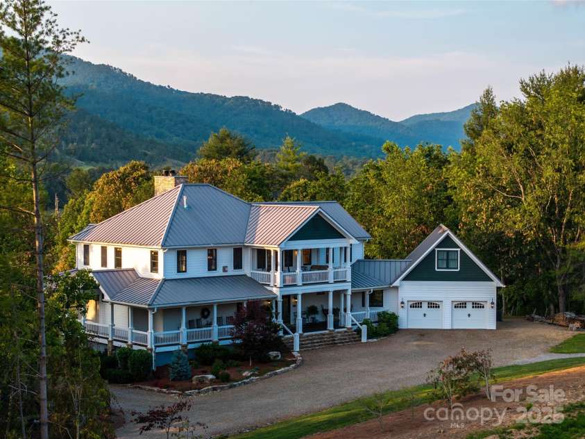 29 Bonnie Brae Drive, Weaverville, NC 28787.  MLS# CAR4266285, YatesRealty ID 28435. Well appointed modern farmhouse located in the Reems Creak valley just 15 minutes from historic downtown Asheville and only minutes from Reems Creek County Club 