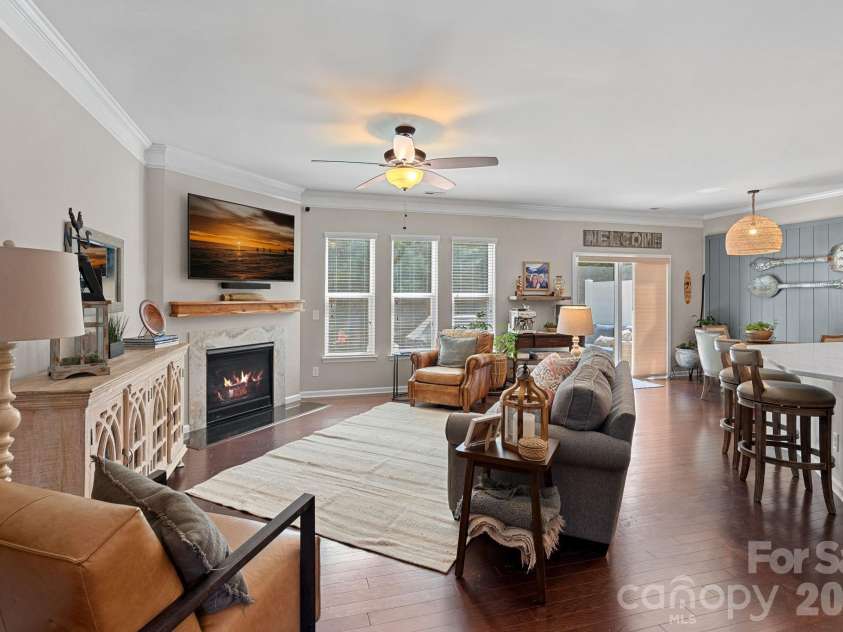 2207 Whitford Lane, Charlotte, NC 28210.  MLS# CAR4366216, YatesRealty ID 28436. Living Room